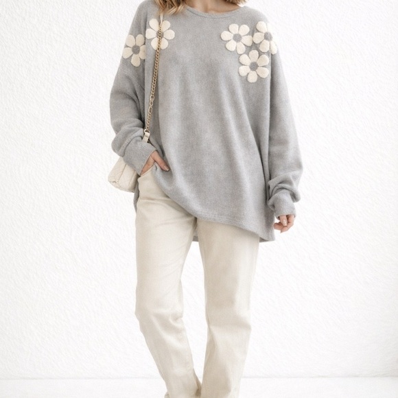 Tops - Plus Size 1X Gray Knit Sweater Floral Appliqué Dolman Sleeve Soft Boho